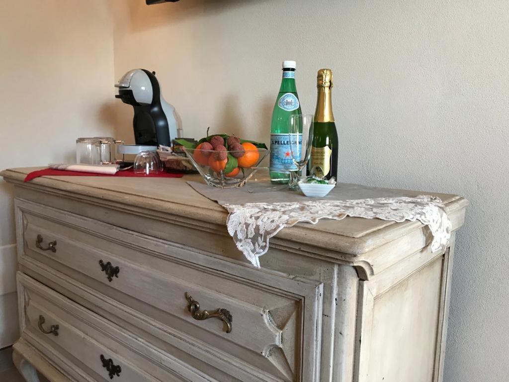 Le Lanterne Bed and Breakfast Villa dʼAlmè Exteriör bild